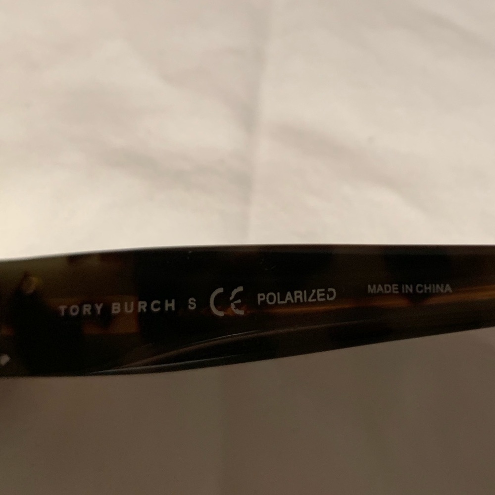 😎😎😎Tory Burch Polarized Sunglasses - Picture 4 of 8